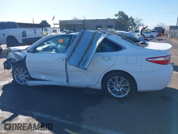 2017 Toyota Camry XLE z VIN 4T1BF1FK4HU358000, wystawiony jako IAAI lot #41692344 z przebiegiem Nie podano mil oraz . Historia ofert i sprzedaży dostępna na DreamBid. Obrazek 14.