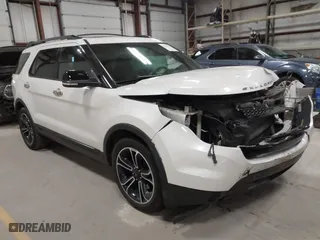 2014 Ford Explorer Sport with VIN 1FM5K8GTXEGA88032, listed as a IAAI auction lot 41791310 with 211,007 mi miles. Bid and sale history available at carsss.com. Image 1.
