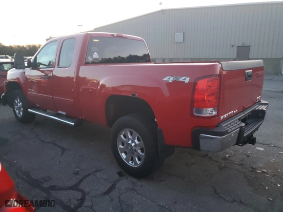 2013 GMC Sierra 2500HD SLE with VIN 1GT220CG8DZ396756, listed as a Copart auction lot 83206494 with 0 mi miles and Salvage Title. Bid and sale history available at carsss.com. Image 2.
