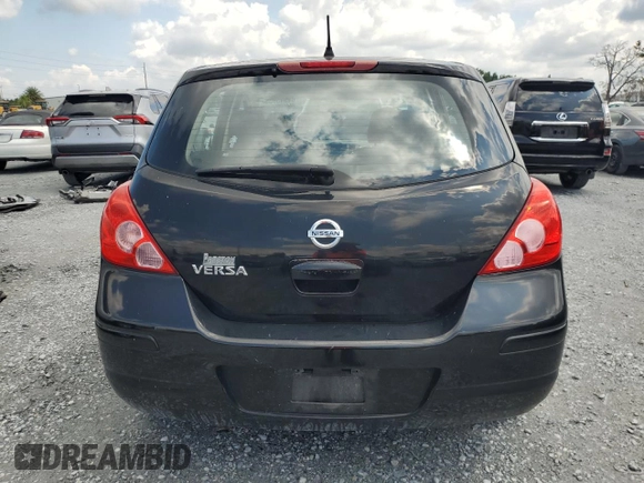 2011 Nissan Versa S z VIN 3N1BC1CP8BL430043, wystawiony jako Copart lot #64545855 z przebiegiem 146 566 mil mil oraz Szkoda całkowita • Salvage title. Historia ofert i sprzedaży dostępna na DreamBid. Obrazek 6.