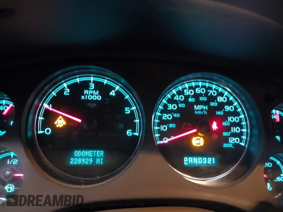 2008 Chevrolet Suburban LT w/3LT with VIN 1GNFK16388J208099, listed as a IAAI auction lot 41710552 with 228,929 mi miles. Bid and sale history available at carsss.com. Image 7.
