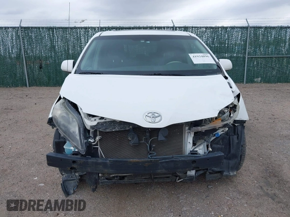 2011 Toyota Sienna SE with VIN 5TDXK3DC9BS158089, listed as a IAAI auction lot 41934896 with 177,219 mi miles. Bid and sale history available at carsss.com. Image 13.