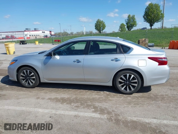 2018 Nissan Altima SR with VIN 1N4AL3APXJC258864, listed as a IAAI auction lot 42018305 with 59,265 mi miles and . Bid and sale history available at carsss.com. Image 14.