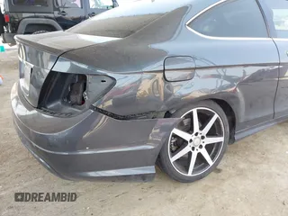 2015 Mercedes-Benz C 250 z VIN WDDGJ4HBXFG390555, wystawiony jako IAAI lot #42288436 z przebiegiem 93 665 mil mil oraz . Historia ofert i sprzedaży dostępna na DreamBid. Obrazek 6.