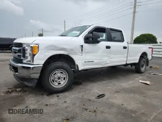 2017 Ford F-350 Platinum with VIN 1FT8W3BT2HED00406, listed as a Copart auction lot 62387235 with 515,658 mi miles and Salvage title. Bid and sale history available at DreamBid. Image 1.