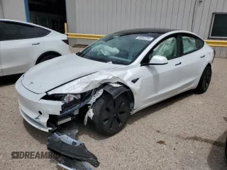 2024 Tesla Model 3 z VIN 5YJ3E1EA9RF815933, wystawiony jako Copart lot #55842245 z przebiegiem 9 147 mil mil oraz Szkoda całkowita • Salvage title. Historia ofert i sprzedaży dostępna na DreamBid. Obrazek 1.