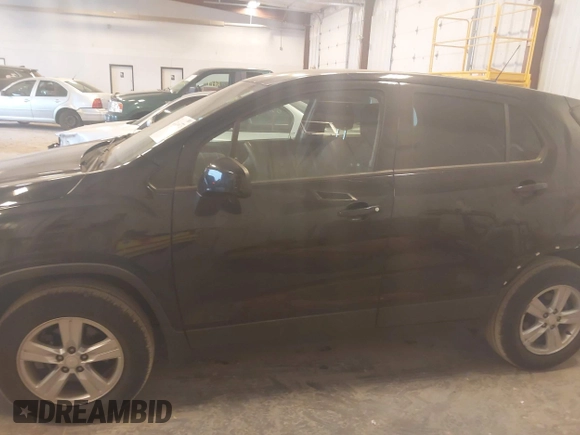 2020 Chevrolet Trax LS with VIN 3GNCJNSB8LL121704, listed as a IAAI auction lot 42418873 with 53,396 mi miles and . Bid and sale history available at DreamBid. Image 14.