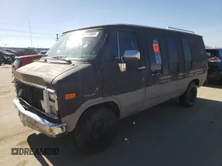 1989 Chevrolet Chevy Van z VIN 1GBEG25K4K7168245, wystawiony jako Copart lot #60162924 z przebiegiem 22 708 mil mil oraz Szkody całkowita. Historia ofert i sprzedaży dostępna na DreamBid. Obrazek 1.