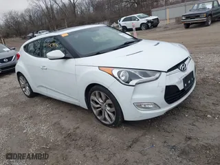 2015 Hyundai Veloster RE:FLEX with VIN KMHTC6AD1FU232077, listed as a IAAI auction lot 41529502 with 201,833 mi miles. Bid and sale history available at carsss.com. Image 1.