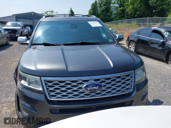 2017 Ford Explorer Platinum z VIN 1FM5K8HT0HGB85923, wystawiony jako IAAI lot #42399738 z przebiegiem 107 592 mil mil oraz . Historia ofert i sprzedaży dostępna na DreamBid. Obrazek 11.