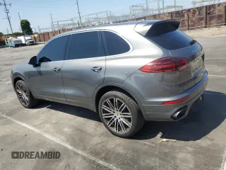 2016 Porsche Cayenne z VIN WP1AA2A22GKA08076, wystawiony jako Copart lot #55059565 z przebiegiem 71 521 mil mil oraz Szkoda całkowita • Salvage title. Historia ofert i sprzedaży dostępna na DreamBid. Obrazek 2.
