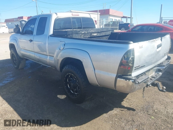 2006 Toyota Tacoma PreRunner z VIN 5TETU62N36Z173176, wystawiony jako IAAI lot #41697046 z przebiegiem 187 409 mil mil oraz . Historia ofert i sprzedaży dostępna na DreamBid. Obrazek 3.