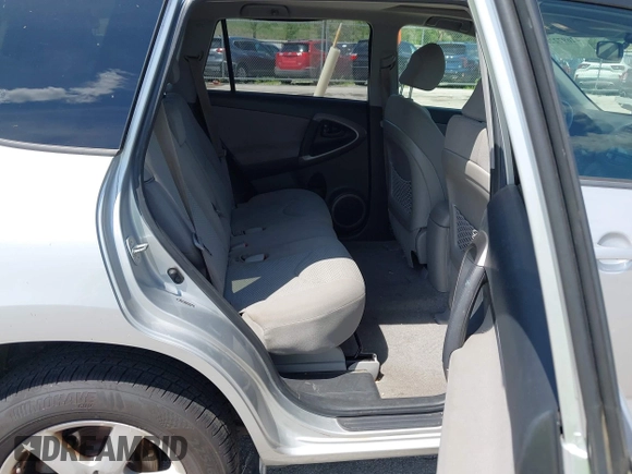 2006 Toyota RAV4 Limited with VIN JTMBD31V865045630, listed as a IAAI auction lot 42697228 with 179,716 mi miles and . Bid and sale history available at DreamBid. Image 8.