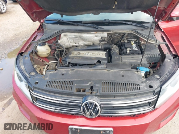 2012 Volkswagen Tiguan SE with VIN WVGAV7AX6CW090956, listed as a IAAI auction lot 42716526 with 227,665 mi miles and . Bid and sale history available at DreamBid. Image 10.