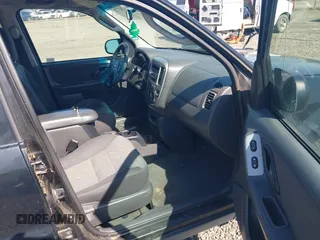 2003 Ford Escape XLT Popular 2 с VIN 1FMYU93113KC18744, выставлен на аукционе IAAI как лот 42027721 с пробегом 234 338 миль миль и . История ставок и продаж доступна на DreamBid. Изображение 5.