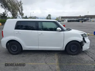 2008 Scion xB z VIN JTLKE50E681039754, wystawiony jako IAAI lot #42067611 z przebiegiem 133 463 mil mil oraz . Historia ofert i sprzedaży dostępna na DreamBid. Obrazek 13.