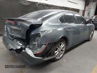 2011 Nissan Maxima SV z VIN 1N4AA5AP0BC838496, wystawiony jako IAAI lot #42326631 z przebiegiem 138 400 mil mil oraz . Historia ofert i sprzedaży dostępna na DreamBid. Obrazek 4.