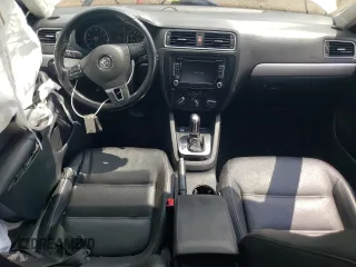 2014 Volkswagen Jetta Sedan SE w/Connectivity with VIN 3VWD07AJ0EM441517, listed as a Copart auction lot 65257454 with 132,987 mi miles and Salvage Title. Bid and sale history available at carsss.com. Image 8.