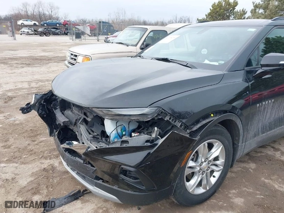 2019 Chevrolet Blazer with VIN 3GNKBGRS8KS642727, listed as a IAAI auction lot 41708709 with 86,184 mi miles. Bid and sale history available at carsss.com. Image 6.
