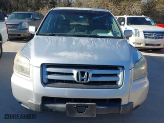 2008 Honda Pilot EX-L with VIN 5FNYF28598B025067, listed as a IAAI auction lot 41638109 with 200,093 mi miles. Bid and sale history available at carsss.com. Image 6.