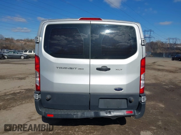 2015 Ford Transit XL с VIN 1FBZX2YM5FKA53431, выставлен на аукционе IAAI как лот 41642635 с пробегом Не указан миль и . История ставок и продаж доступна на DreamBid. Изображение 17.
