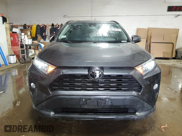 2019 Toyota RAV4 XLE Premium with VIN JTMA1RFV9KD016329, listed as a Copart auction lot 49913115 with 60,424 mi miles and Salvage Title. Bid and sale history available at carsss.com. Image 5.