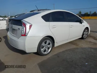 2013 Toyota Prius One with VIN JTDKN3DU9D5685925, listed as a IAAI auction lot 42142830 with 166,976 mi miles and . Bid and sale history available at DreamBid. Image 4.