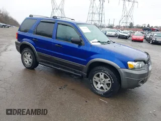 2005 Ford Escape XLT with VIN 1FMYU931X5KA28279, listed as a IAAI auction lot 41861060 with 173,999 mi miles. Bid and sale history available at carsss.com. Image 1.