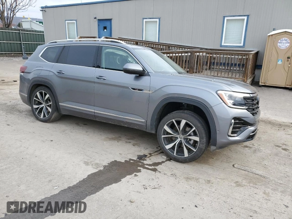 2024 Volkswagen Atlas SEL Premium R-Line with VIN 1V2FR2CAXRC537792, listed as a Copart auction lot 52522895 with 27,211 mi miles and Salvage title. Bid and sale history available at DreamBid. Image 4.
