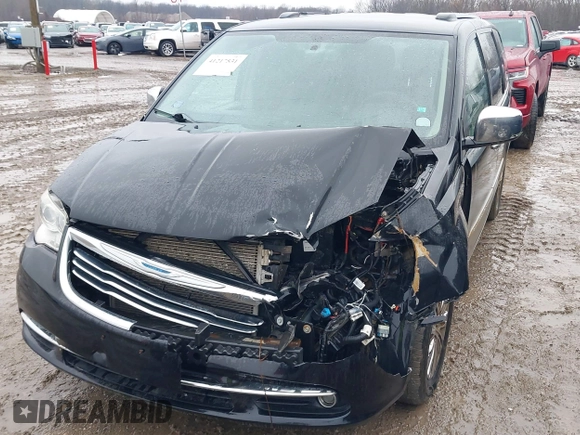 2011 Chrysler Town & Country Limited with VIN 2A4RR6DGXBR653039, listed as a IAAI auction lot 41217531 with 155,981 mi miles. Bid and sale history available at carsss.com. Image 6.