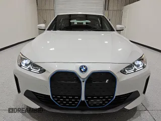 2024 BMW i4 eDrive40 z VIN WBY73AW04RFT37296, wystawiony jako Copart lot #55534975 z przebiegiem 18 786 mil mil oraz Czysty tytuł • Clean title. Historia ofert i sprzedaży dostępna na DreamBid. Obrazek 5.