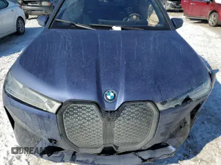 2023 BMW iX M60 z VIN WB533CF00PCM07995, wystawiony jako Copart lot #46043845 z przebiegiem Nie podano mil oraz Szkoda całkowita • Salvage title. Historia ofert i sprzedaży dostępna na DreamBid. Obrazek 13.