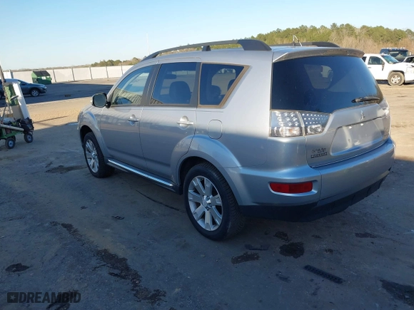 2010 Mitsubishi Outlander SE with VIN JA4AS3AW4AZ009939, listed as a IAAI auction lot 41689188 with 144,480 mi miles. Bid and sale history available at carsss.com. Image 3.