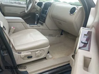 2007 Ford Explorer Limited z VIN 1FMEU75897UB87710, wystawiony jako IAAI lot #42176489 z przebiegiem 256 791 mil mil oraz . Historia ofert i sprzedaży dostępna na DreamBid. Obrazek 5.