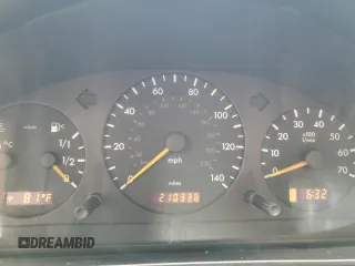 2000 Mercedes-Benz M 320/430/500 с VIN 4JGAB72E6YA200592, выставлен на аукционе Copart как лот 57261935 с пробегом 210 338 миль миль и Чистый • Clean title. История ставок и продаж доступна на DreamBid. Изображение 9.