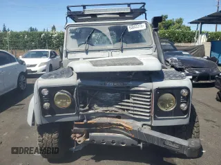 1990 Land Rover Defender z VIN SALLDVAF7HA478978, wystawiony jako Copart lot #65643315 z przebiegiem 76 116 mil mil oraz Czysty tytuł • Clean title. Historia ofert i sprzedaży dostępna na DreamBid. Obrazek 5.