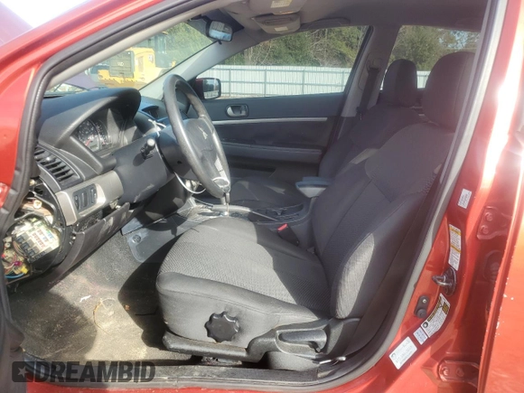 2012 Mitsubishi Galant FE z VIN 4A32B2FF7CE020339, wystawiony jako Copart lot #84115824 z przebiegiem 141 471 mil mil oraz Szkoda całkowita • Salvage title. Historia ofert i sprzedaży dostępna na DreamBid. Obrazek 7.