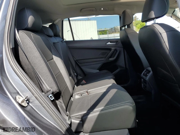 2021 Volkswagen Tiguan SE with VIN 3VV2B7AX2MM075326, listed as a Copart auction lot 52449985 with 8,034 mi miles and Salvage Title. Bid and sale history available at carsss.com. Image 11.