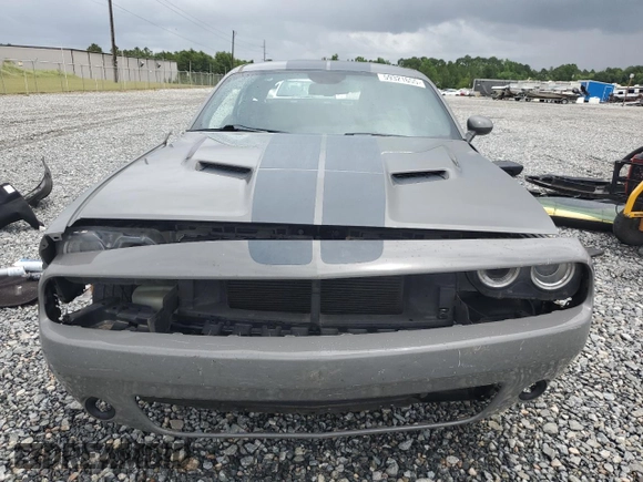 2017 Dodge Challenger SXT z VIN 2C3CDZAG4HH616975, wystawiony jako Copart lot #59321655 z przebiegiem 138 353 mil mil oraz Szkoda całkowita • Salvage title. Historia ofert i sprzedaży dostępna na DreamBid. Obrazek 5.