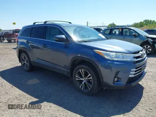 2019 Toyota Highlander LE с VIN 5TDBZRFH5KS704727, выставлен на аукционе IAAI как лот 42670896 с пробегом 81 002 миль миль и . История ставок и продаж доступна на DreamBid. Изображение 1.