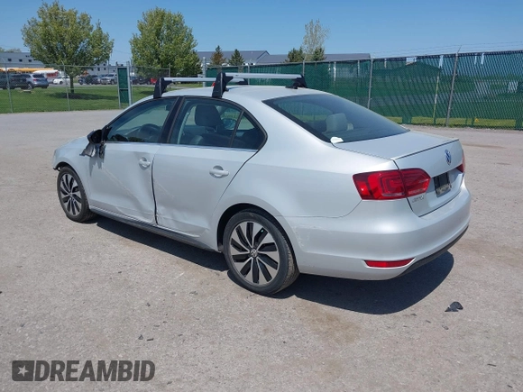 2013 Volkswagen Jetta Hybrid SE с VIN 3VW637AJXDM223583, выставлен на аукционе IAAI как лот 42246241 с пробегом 44 409 миль миль и . История ставок и продаж доступна на DreamBid. Изображение 3.