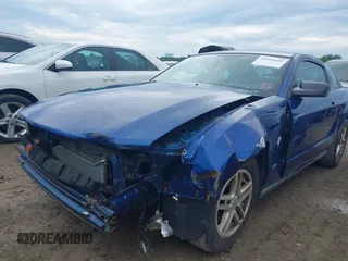 2009 Ford Mustang with VIN 1ZVHT80N795142637, listed as a IAAI auction lot 42595602 with 69,284 mi miles and . Bid and sale history available at DreamBid. Image 6.