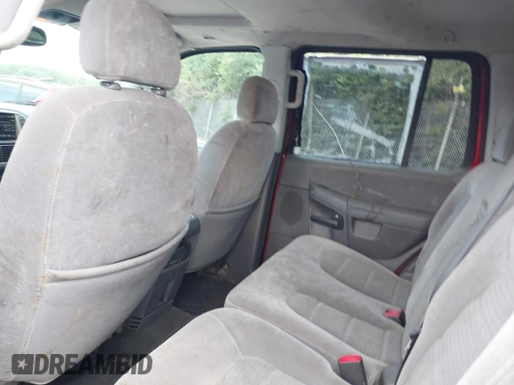2005 Ford Explorer XLT z VIN 1FMZU73K45ZA57074, wystawiony jako IAAI lot #42651268 z przebiegiem 249 434 mil mil oraz . Historia ofert i sprzedaży dostępna na DreamBid. Obrazek 8.