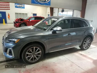 2021 Audi SQ5 Premium Plus with VIN WA1A4AFYXM2088832, listed as a Copart auction lot 79975924 with 3,984 mi miles and Salvage Title. Bid and sale history available at carsss.com. Image 1.