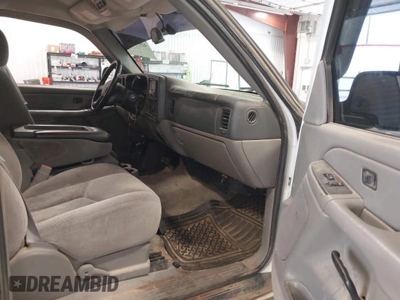 2005 Chevrolet Tahoe LS with VIN 1GNEC13V75J186607, listed as a IAAI auction lot 42090566 with 244,715 mi miles. Bid and sale history available at carsss.com. Image 5.