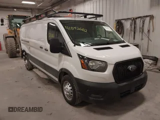 2022 Ford Transit z VIN 1FTBW2Y86NKA06331, wystawiony jako IAAI lot #41842602 z przebiegiem 32 869 mil mil oraz . Historia ofert i sprzedaży dostępna na DreamBid. Obrazek 1.