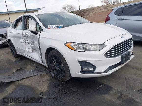 2019 Ford Fusion SE with VIN 3FA6P0HD7KR200699, listed as a IAAI auction lot 41686546 with 89,715 mi miles. Bid and sale history available at carsss.com. Image 1.