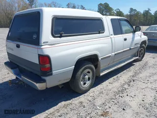 1998 Dodge Ram 1500 with VIN 3B7HC13Y7WG184231, listed as a IAAI auction lot 41884714 with 136,079 mi miles. Bid and sale history available at carsss.com. Image 4.