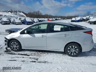 2019 Toyota Prius LE with VIN JTDL9RFU5K3013037, listed as a IAAI auction lot 41363092 with 108,284 mi miles. Bid and sale history available at carsss.com. Image 14.