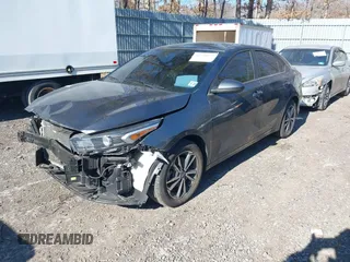 2022 Kia Forte LXS z VIN 3KPF24AD8NE464455, wystawiony jako IAAI lot #41710075 z przebiegiem 44 666 mil mil oraz . Historia ofert i sprzedaży dostępna na DreamBid. Obrazek 17.